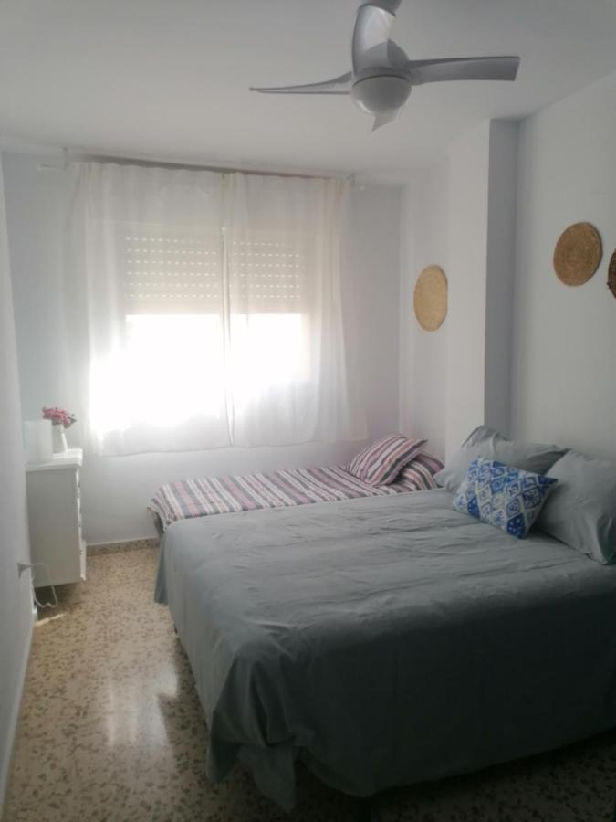 Апартаменты Piso Familiar Con Piscina Y Aparcamiento En Torre Del Mar - Edificio Ronda I Экстерьер фото