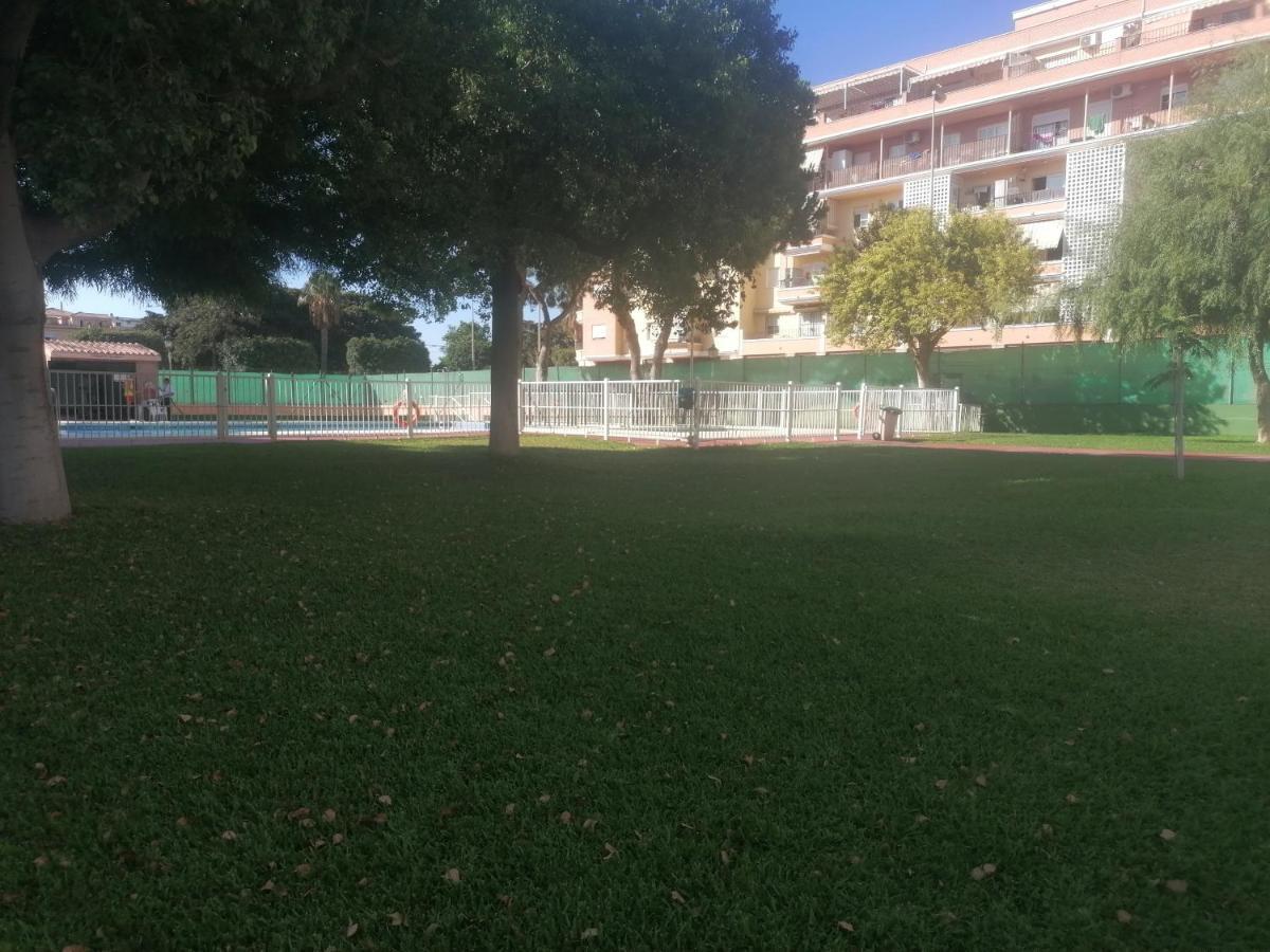 Апартаменты Piso Familiar Con Piscina Y Aparcamiento En Torre Del Mar - Edificio Ronda I Экстерьер фото